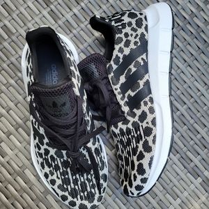 Women's Adidas Size 7